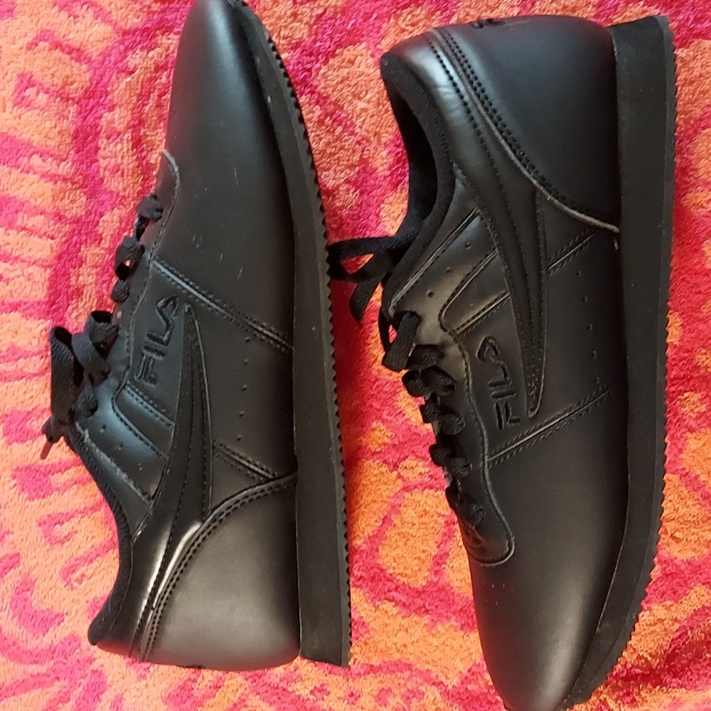 FILA Sneakers Sz9  Machu 2  "FINAL"